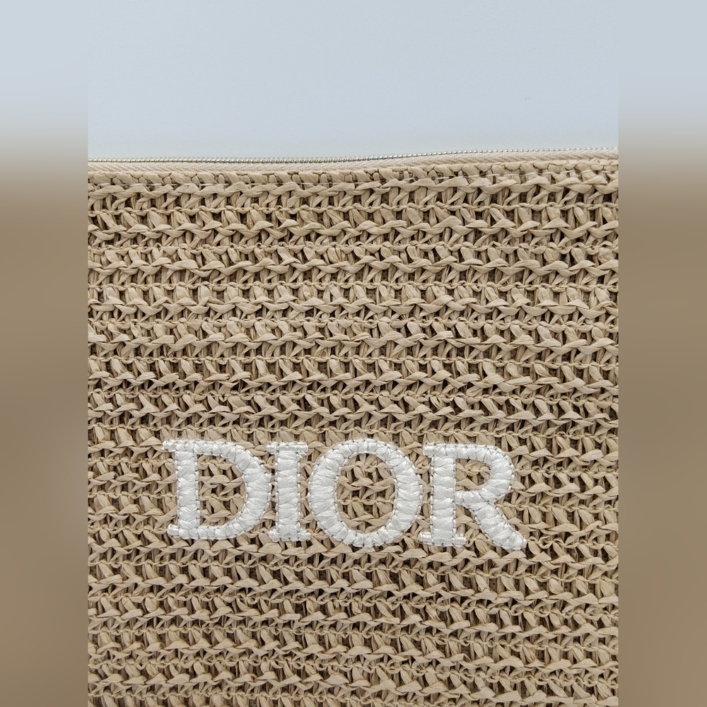 DIOR Raffia Woven Trousse Pouch Wristlet Natural Straw Logo Cosmetic Bag NIB - Picture 2 of 7